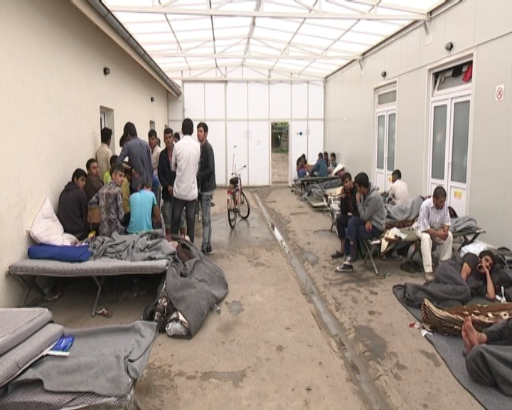 Izbeglice i migranti u Prihvatnom centru u Subotici.