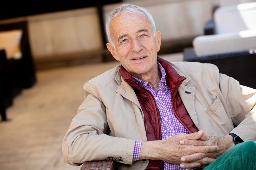 Ovogodišnji laureati su glumica Anica Dobra, direktor fotografije Fedon Papamihael i reditelj Ademir Kenović.