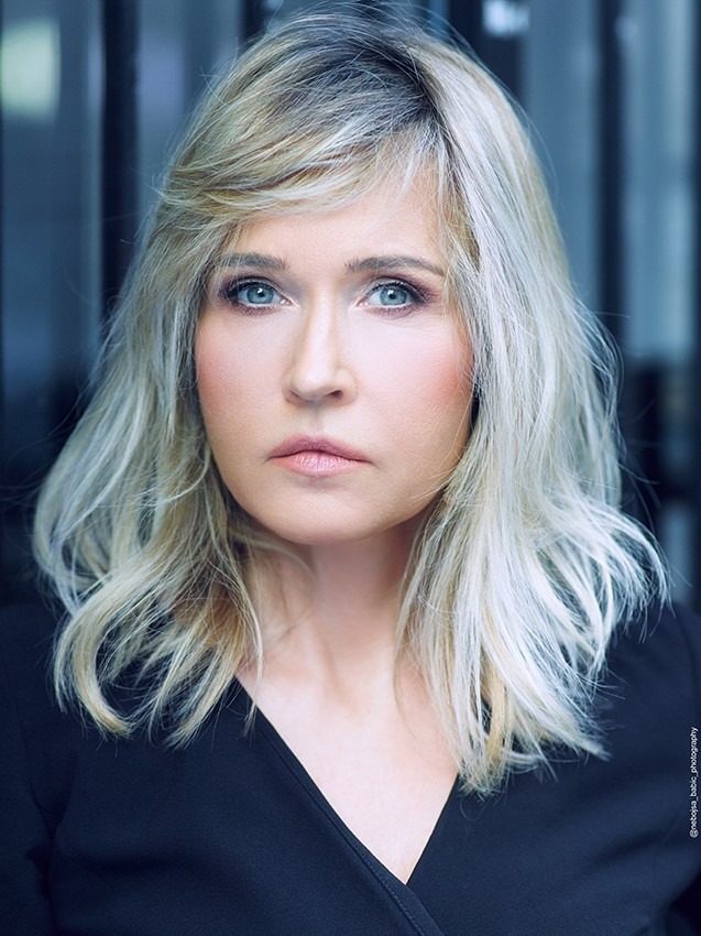 Anica Dobra, domaća dobitnica, očarala je publiku svojim talentom na evropskoj i internacionalnoj filmskoj sceni.