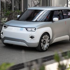 Obrazovni sistem u Srbiji takođe se prilagođava novim trendovima u automobilskoj industriji i e-mobilnosti.