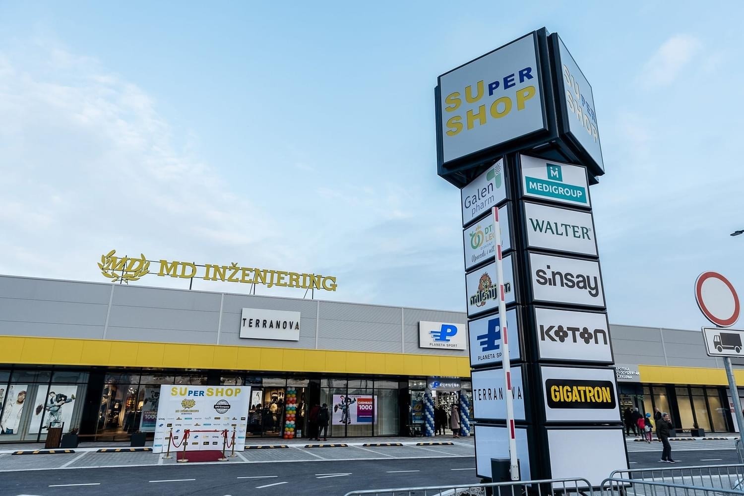 Otvoren je Tržni centar Super Shop. 