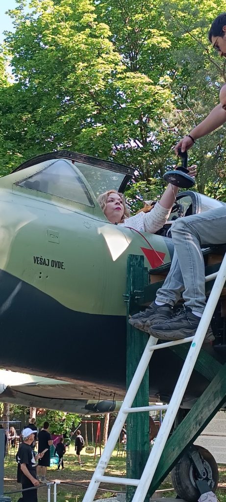 Priprema za virtuelni let u Mini Jugoslaviji.