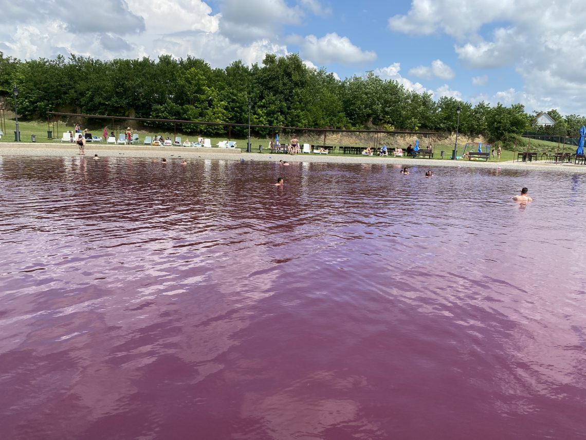 pink jezero u pačiru 2025