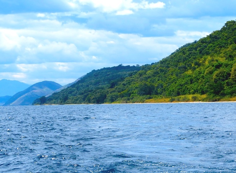 Gombe_Stream_National_Park_Boating_71_750_550shar-50brig-20_c1.jpg
