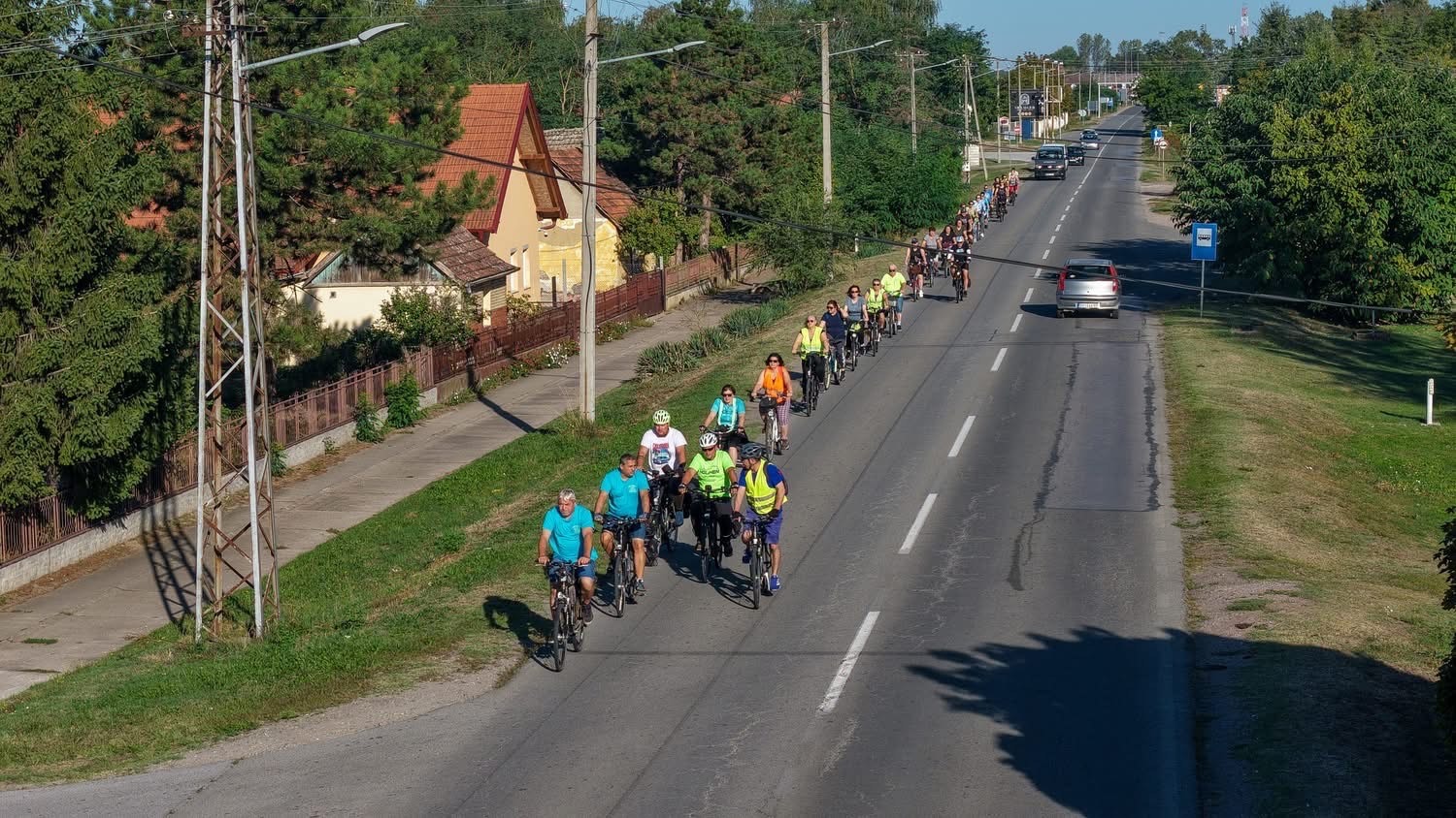 Biciklisti kroz Suboticu ka biciklističkom festivalu.