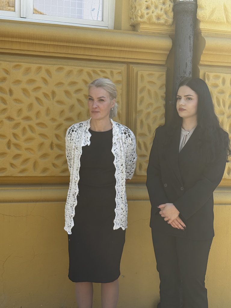dr Margarete Bašaragin, poverenice Udruženja "Ženske studije i istraživanja" i Jovana Filipić