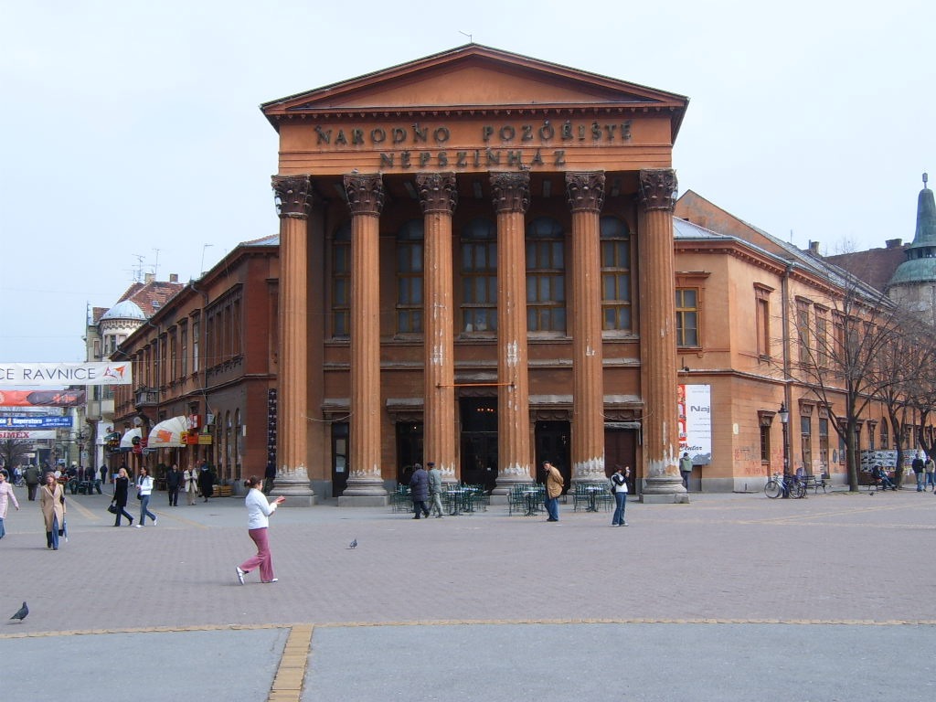 Staro narodno pozorište do rušenja. Foto: https://sr.wikipedia.org/wiki/%D0%94%D0%B0%D1%82%D0%BE%D1%82%D0%B5%D0%BA%D0%B0:Theatre_in_subotica.jpg