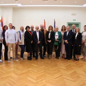 Učestvovalo je čak 74 autora sa univerziteta i iz prakse.
