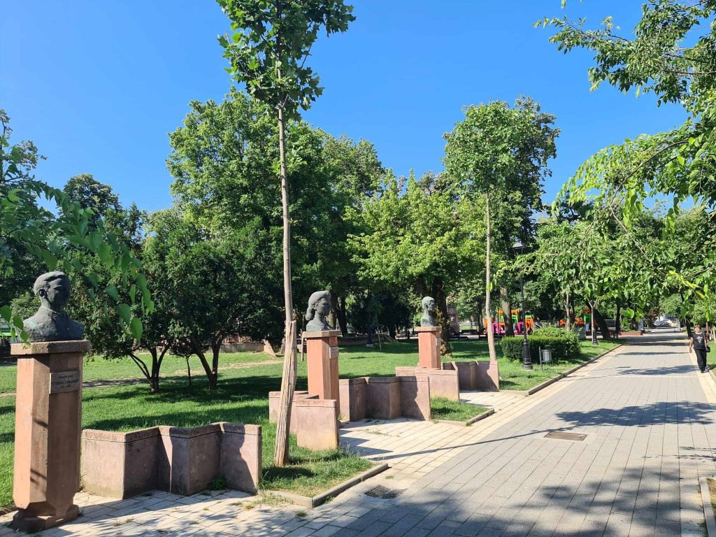 Bista Olge Petrov  i drugih viđenih Pančevaca u Gradskom parku Pančevo. Foto: Sandra Iršević