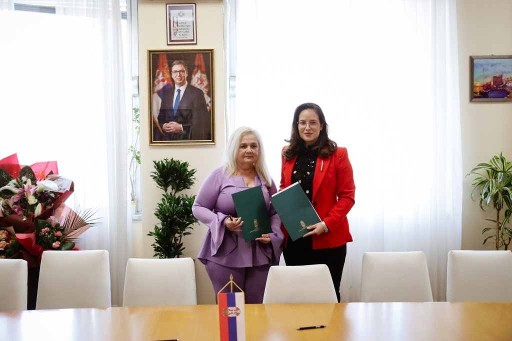 predsednica Opštine Čoka Stana Đember i ministarka Sara Pavkov